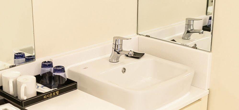Rezion Hotel Seogwipo Zewnętrze zdjęcie